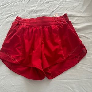 red lulu lemon shorts 4 tall
